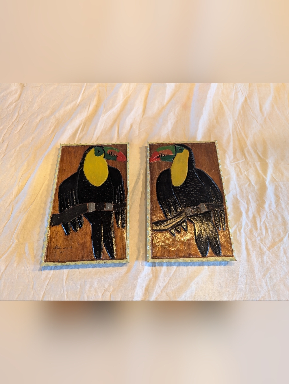 2/50$ Vintage Black Yellow Toucan Pair Wall Art